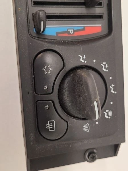 Chevrolet Impala 2004-2005 control de temperatura doble zona Opt CJ3 Foto 2 de 4