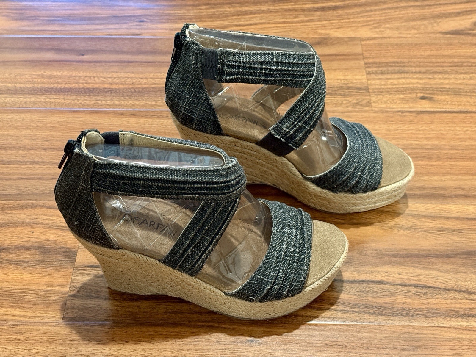 Brand New Women’s Wedge Heal Sandals By Bear Paw Size 6 Begonia Model