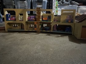 Lego Simpsons Lot Playset with Kwik E Mart pieces, (Pls read description)