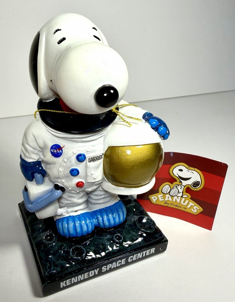 NASA Snoopy Peanuts Astronaut Figurine Kennedy Space Center