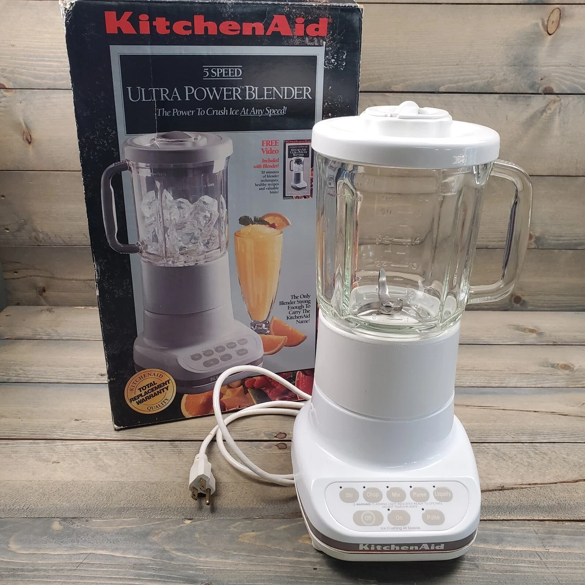 KitchenAid KSB5WH White Ultra Power Blender 5 speed 40z. In Box