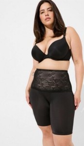 Torrid Microfiber High-Rise Short 360 Smoothing Size 2 Black Lace