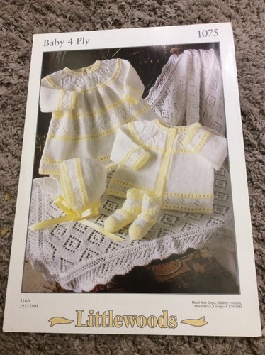 Littlewoods 1075 Baby 4-lagiges Kleid, Strickjacke, Mütze usw.