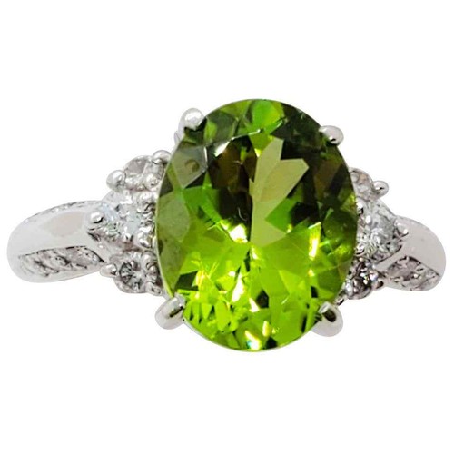 Sparkling Green Oval Shape 3.78CT Peridot With Old Mine Cut CZ Solitaire Ring - Picture 5 of 6
