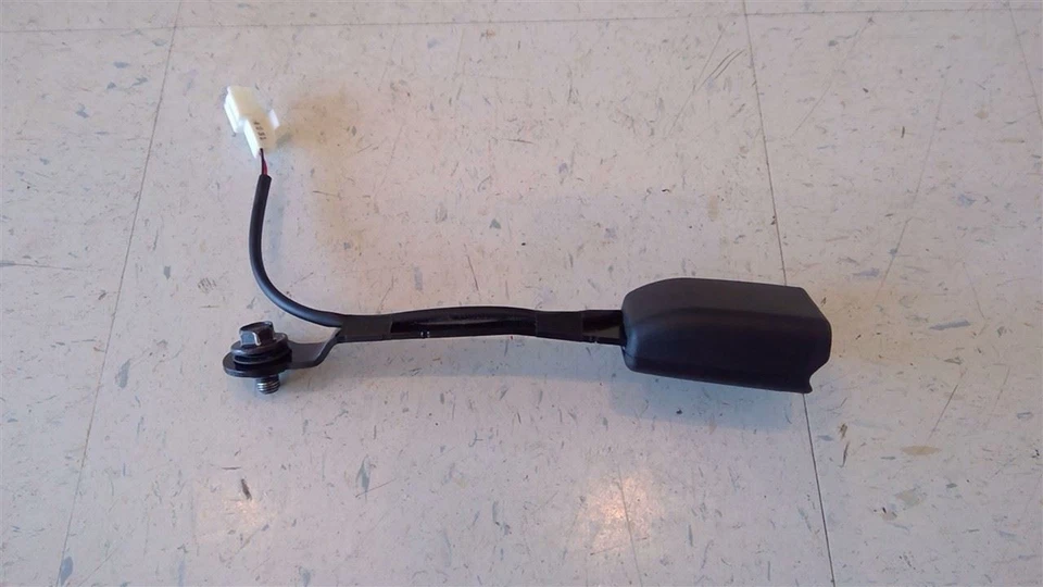 Hebilla para cinturón de seguridad pasajero delantero derecho negro se adapta a 13-18 MAZDA CX-5 108621 Foto 2 de 4