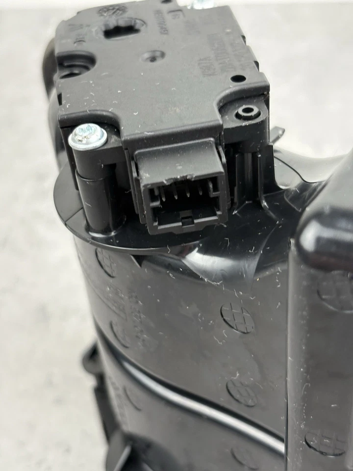 Cadillac CTS Center Rear A/C Heater Outlet Vent Duct OEM 2008-2014 - Image 4 of 4