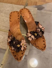 Women's Flower Wooden Heel Size 7