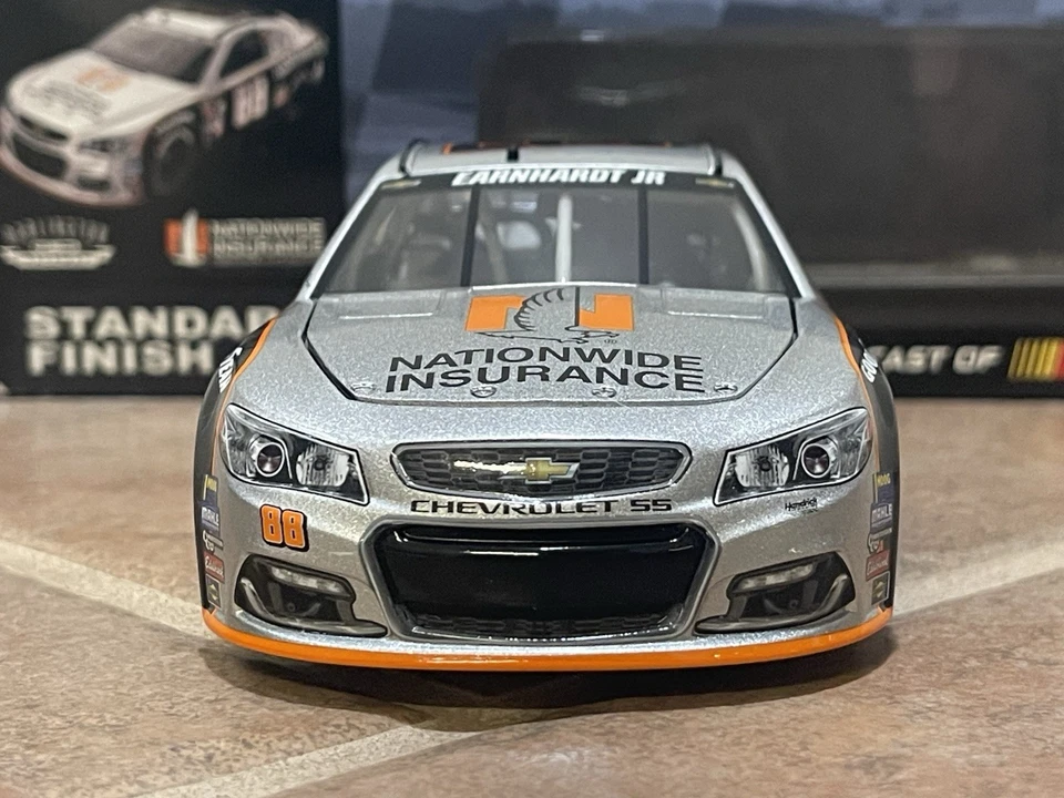 Dale Earnhardt Jr 2016 Nationwide Grey Ghost Darlington Throwback NASCAR 1/24 Foto 4 de 4