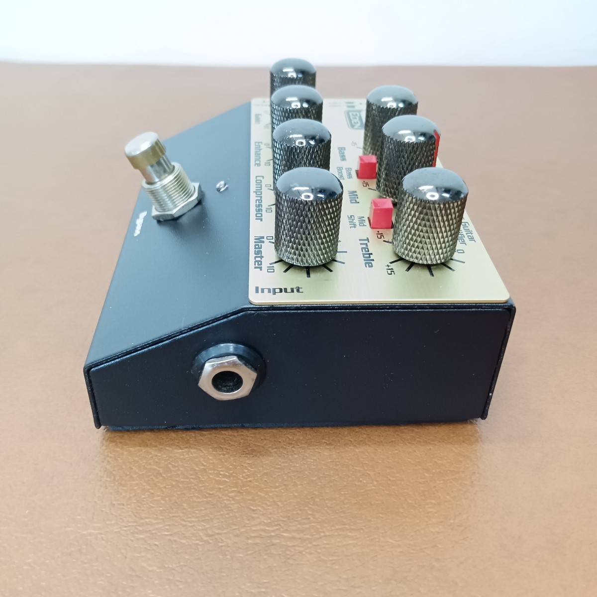 EDEN WTDI World Tour Bass Guitar Preamp Direct DI Box Pedal EQ