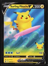 Carta Pokemon Holo Surfing Pikachu V 008/025 Celebrazioni Ultra Rara