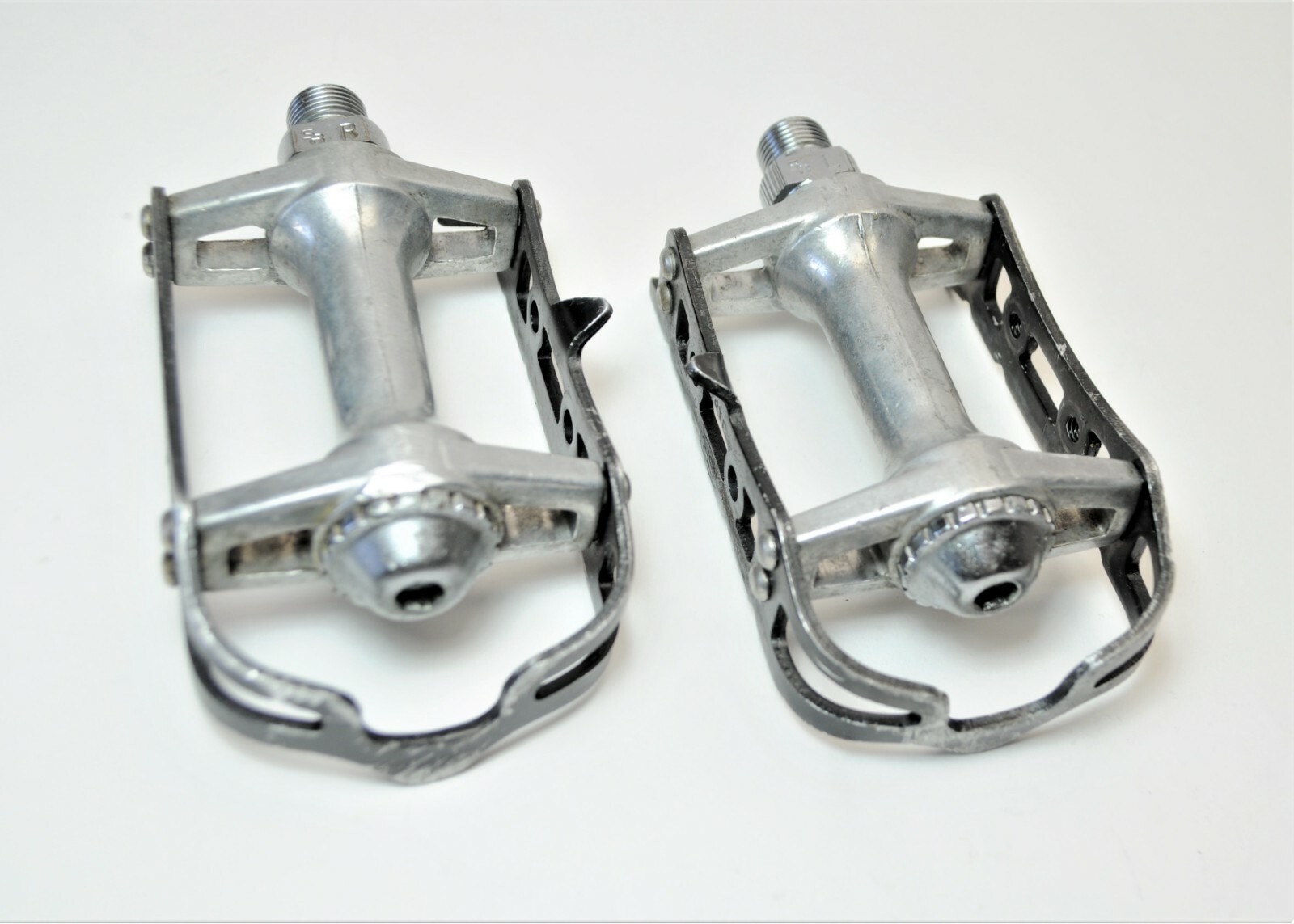 VINTAGE SR SP100 AL BLACK CAGE ROAD TOURING BICYCLE QUILL PEDALS 9/16