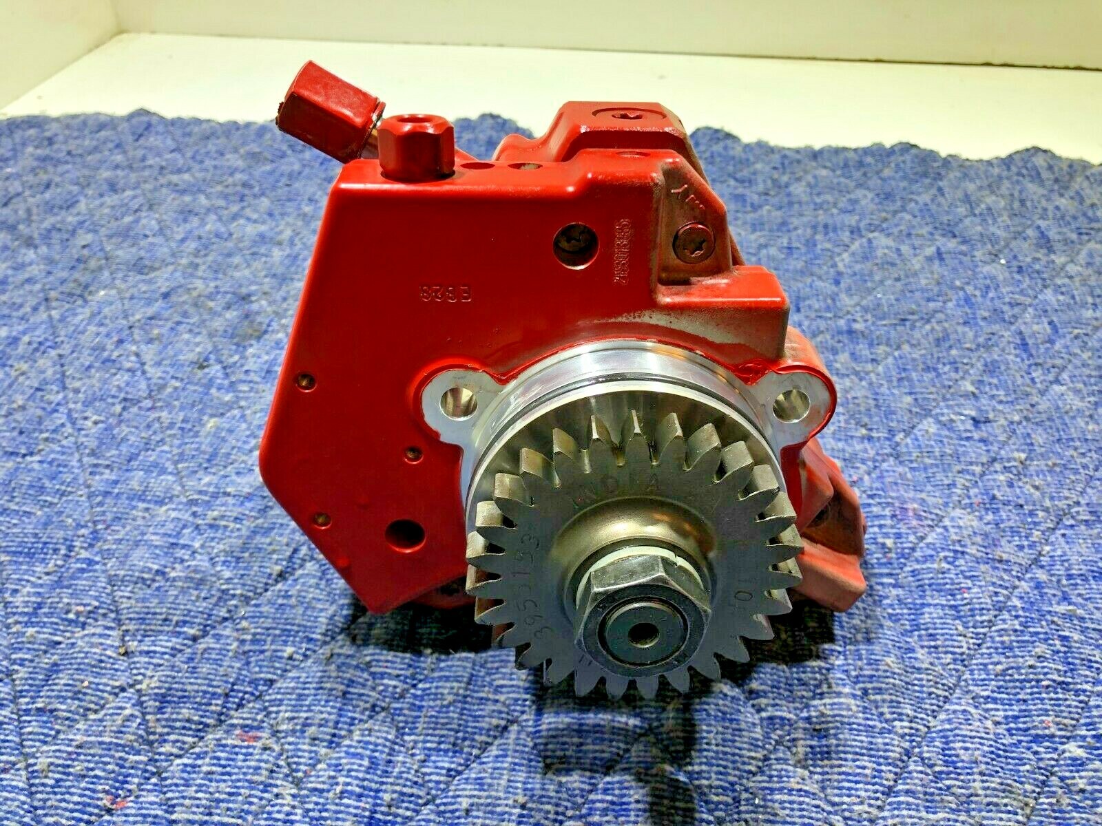 (1 Damaged Clip) Cummins ISB 6.7 High Pressure Fuel Injection Pump