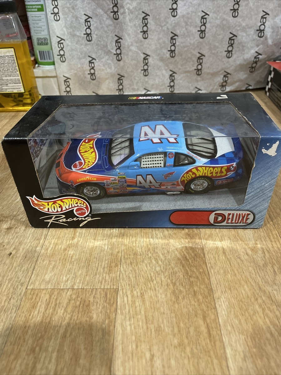 H4) Hot Wheels Racing Deluxe Kyle Petty #44 Grand Prix 1:24 Scale