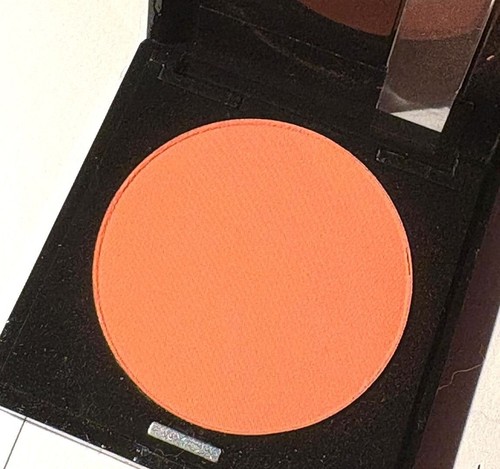MAKE UP FOR EVER Blush Powder No. 5 Coral Peach 2.5g - Discontinued & Pigmented - Picture 2 of 3