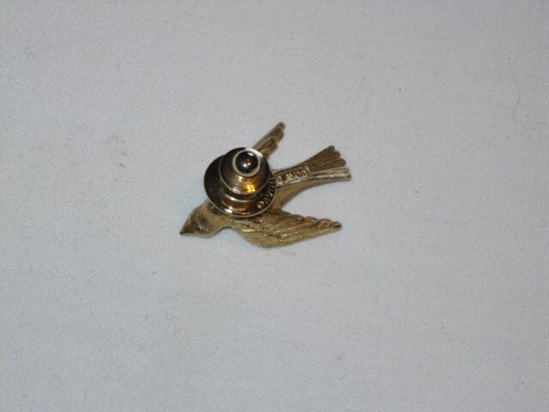 Vintage AVON Dove Tack Pin Goldtone 1970's Approx. 1" x 3/4" - Picture 6 of 8