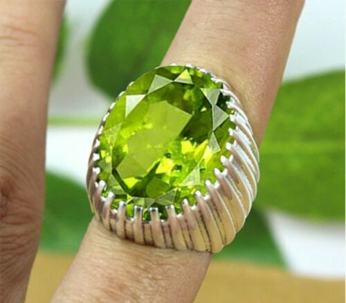Solid 925 Sterling Silver Green Peridot Cut Gemstone Christmas Signet Men's Ring - Picture 2 of 12