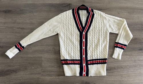 Suéter CÁRDIGAN De Colección PREPPY Cricket TENIS Tejido con Cable a Rayas Mediano 🔥🔥 - Imagen 2 de 9