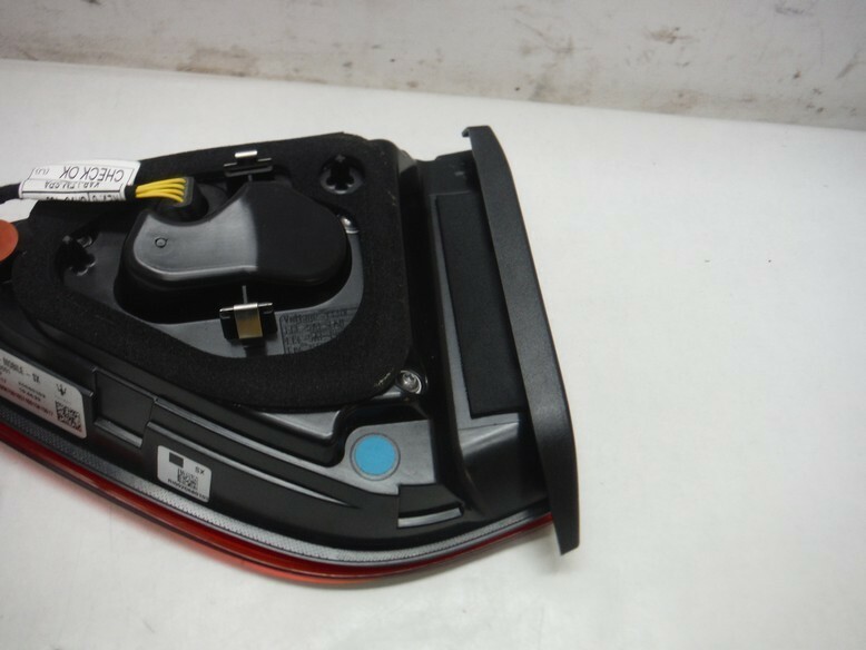 MASERATI DRIVER LEFT BRAKE LIGHT TAIL LIGHT 670100870