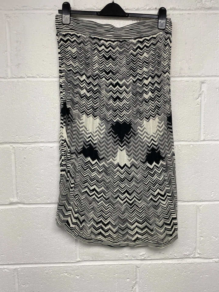 Vintage Betty Barclay Black & White Crochet Lined Skirt Size 14 PK - Image 2 of 4