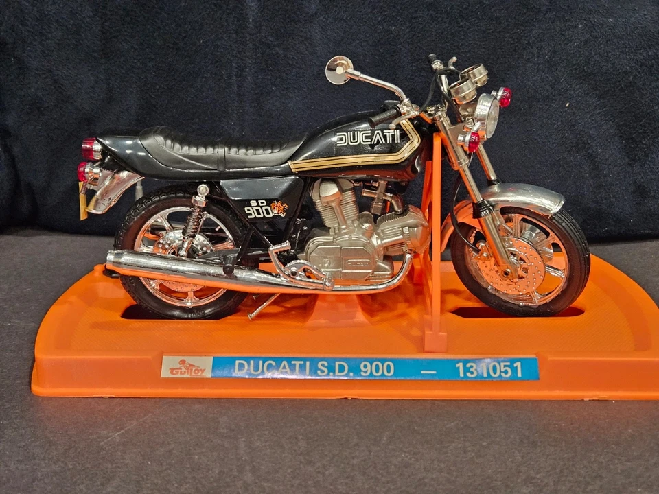 Motocicleta Guiloy Ducati sd 900 Coleccionable en Estuche Excelente Estado Foto 2 de 4