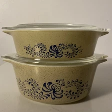 VTG Set Of 2 Pyrex Beige Blue Homestead Brown Cinderella Bowls/ Lids 471B /472B