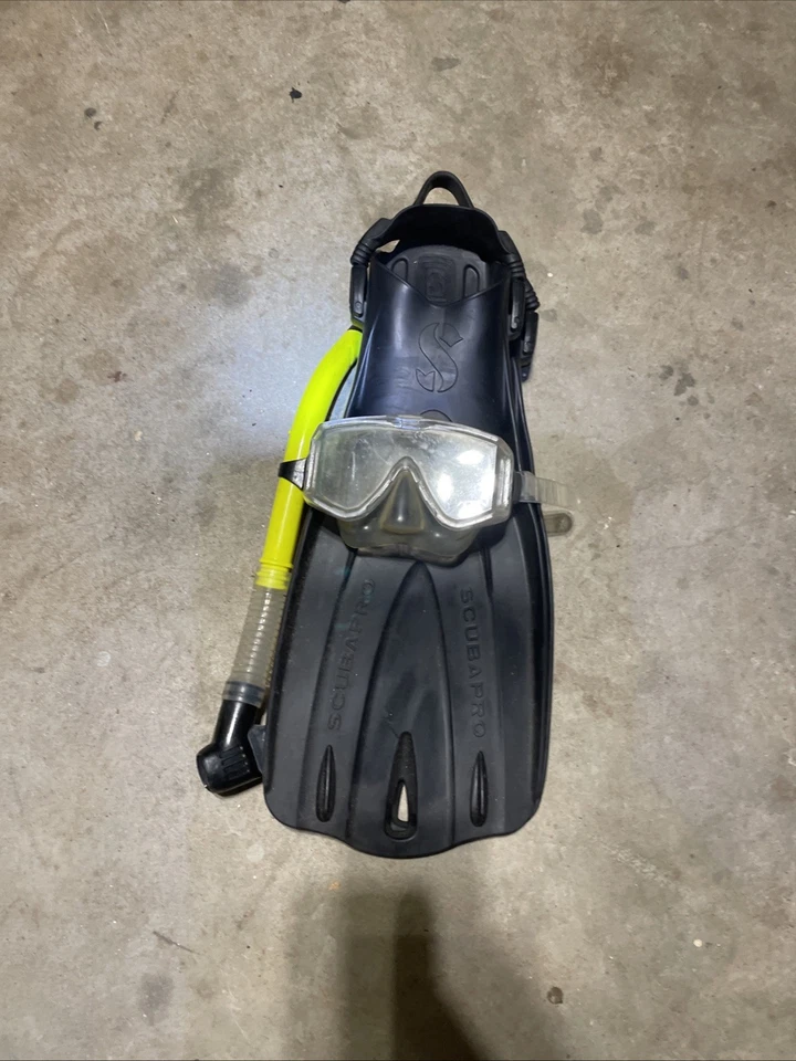 Juego de Snorkel Scubapro con Aletas, Máscara, Snorkel Aletas Grandes Foto 2 de 4