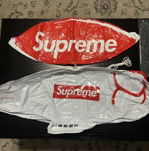 Paquete Supreme Blimp, Juego de dados y Supreme Beachball (VIENE CON LOS 3 ARTÍCULOS.) - Imagen 3 de 7