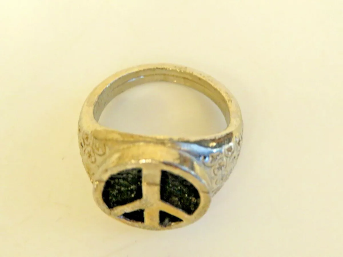Nos Vintage 1970s Peace Sign Metal Stamp Knuckle Finger Ring Hippy Bohemian 8