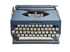 Macchina da scrivere vintage Antares Lisa 30 con custodia rigida Funzionante?