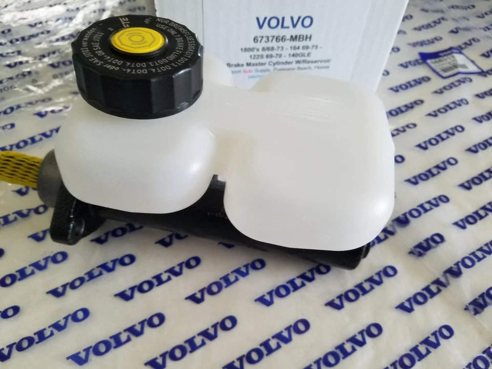 Cilindro maestro de freno Volvo 1800 E ES 69-73- 164 69-75 - 122S 69-70 - 140 GLE   Foto 4 de 4