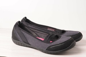 sketchers memory foam flats