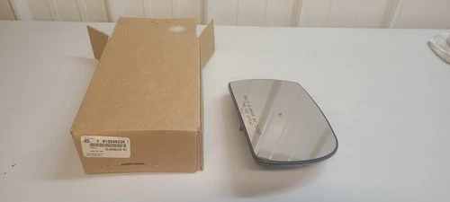 GENUINE GM 12546226 Mirror Glass Outside Rear View Chevrolet Truck 1992-1996 RH