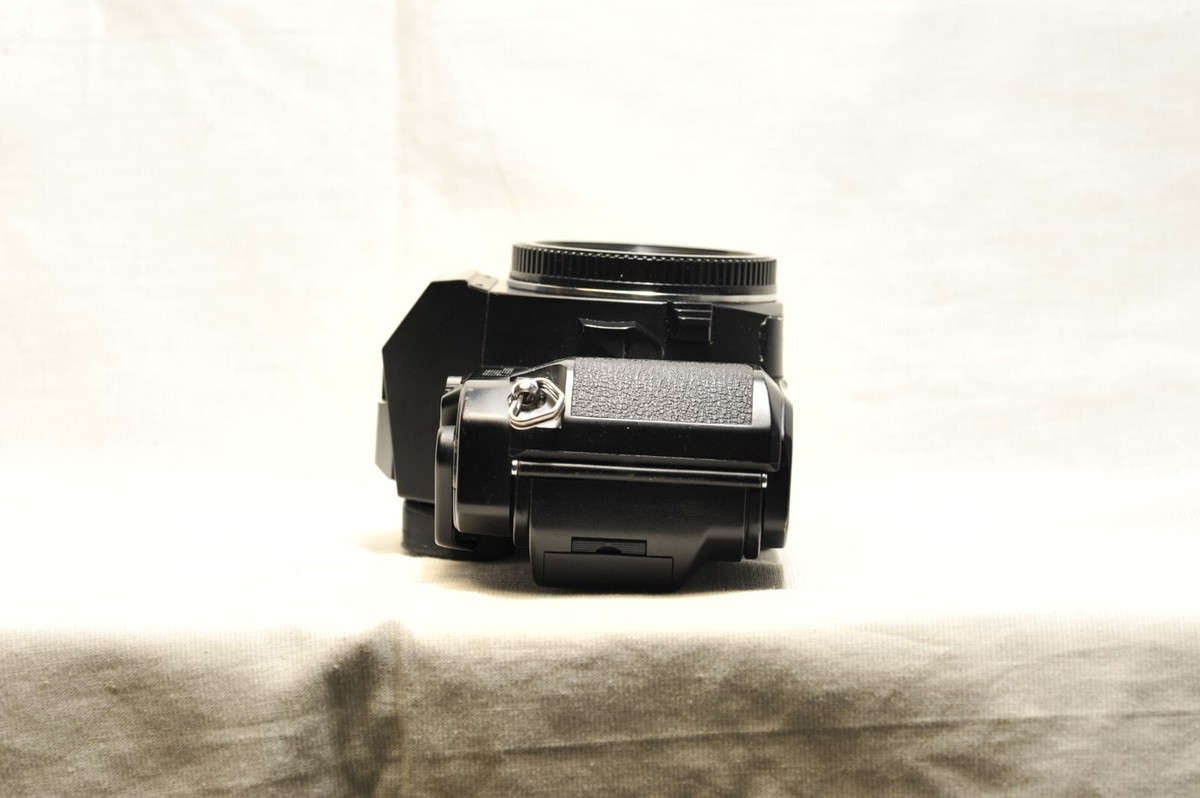 Pentax P30 Date SLR Camera | 35 mm | Manual Focus | Black | Timer