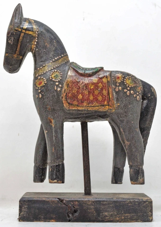 Estatuilla de caballo de madera vintage sobre soporte original antigua pintada a mano Foto 4 de 4