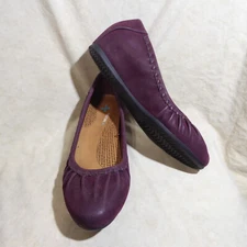 🩰 BareTraps Posture+ Hidden Heel Ballet Pumps sz 8.5 M Eggplant Purple Suede