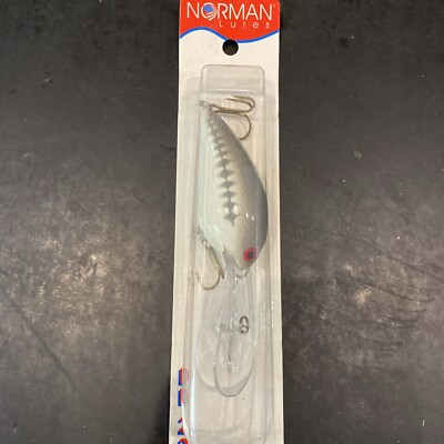 Norman DD22 490L Bass On White LL