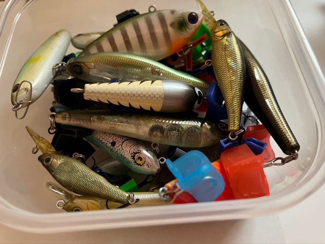 Assorted bass plugs, including Sumlures - Image 3