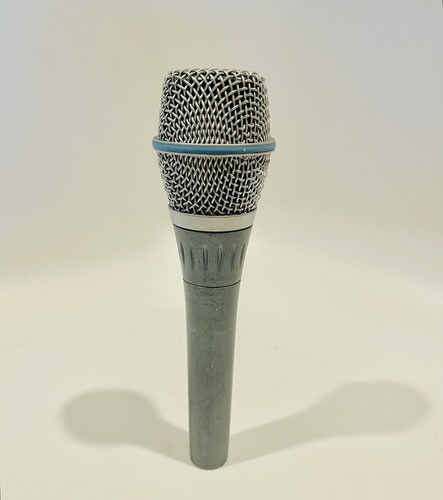 Shure Beta 87A Supercardioid Condenser Handheld Microphone - Picture 2 of 3