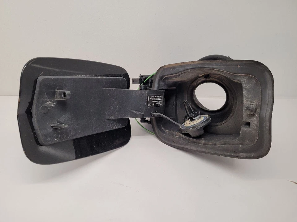 2015-2019 BMW X6 Fuel Filler Door Black 51917312317 15-19 Foto 3 de 4