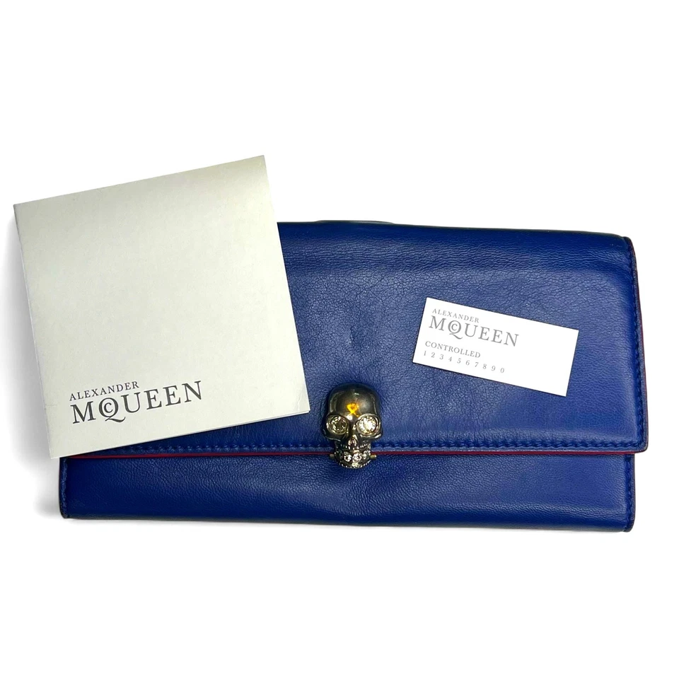 Cartera calavera continental Alexander McQueen Foto 3 de 4