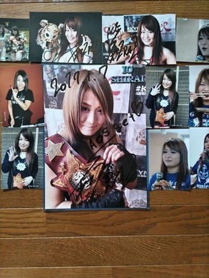 Io Shirai Autogramm Portrait Foto 2 signed Bilder Stardom WWE