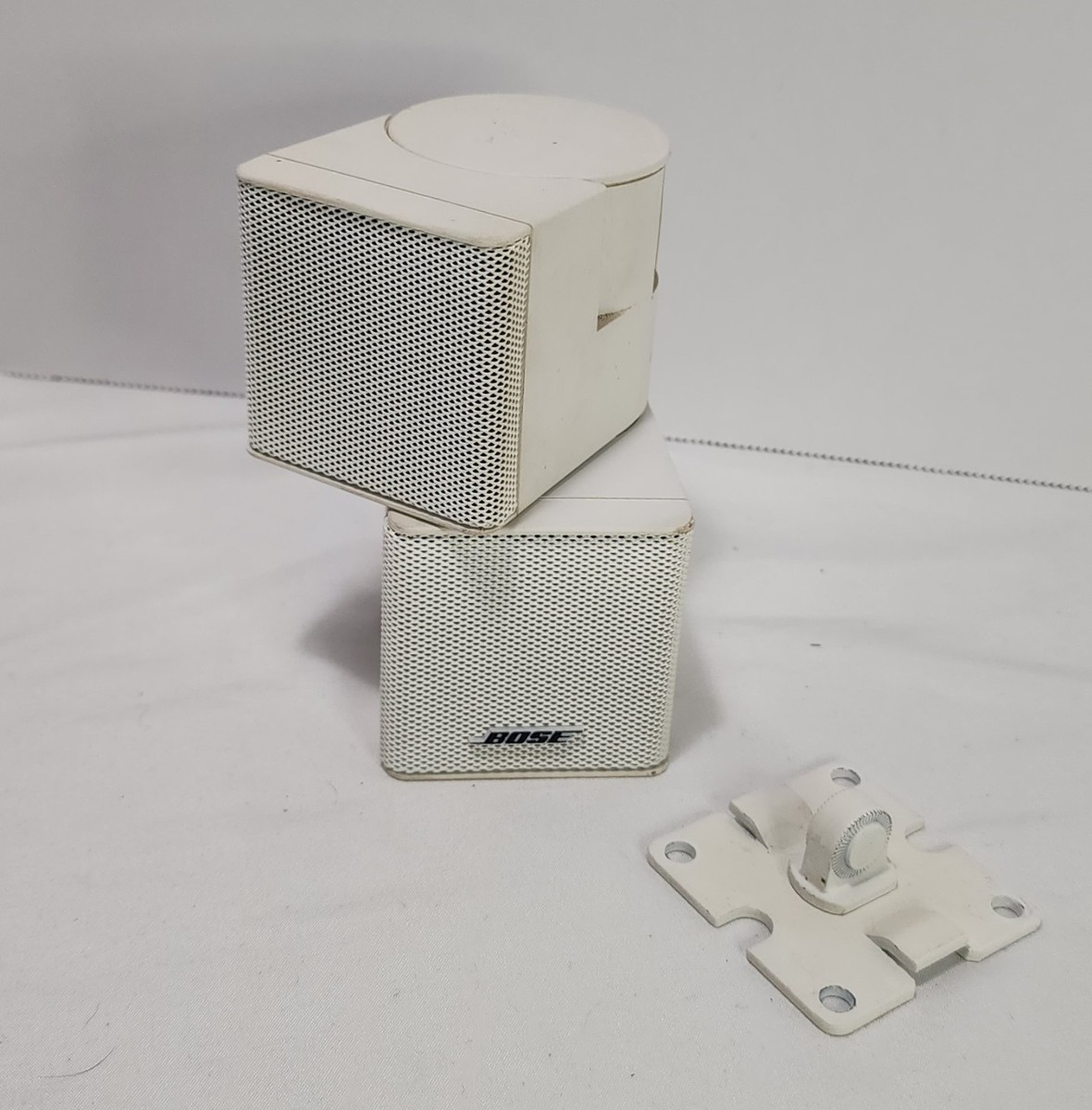 Genuine BOSE Jewel MINI CUBE Speakers White WITH Mounting Bracket