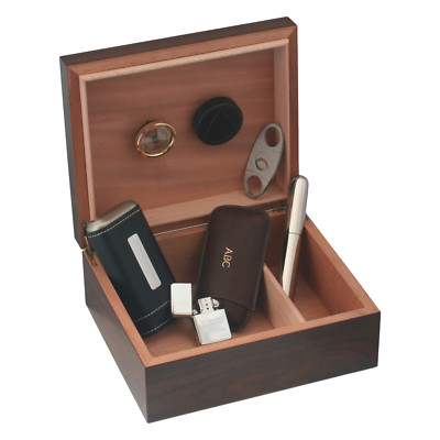Personalisiertes Zigarren Geschenkset - Humidor, Zedernholzbox, Schneider, Feuerzeug & Reiseetuis