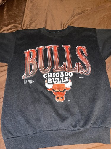 bulls sweatshirt men