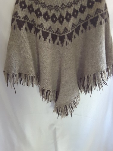 Vintage 70’s Wool Fair Isle Poncho Cape Boho Hippie - Picture 2 of 3