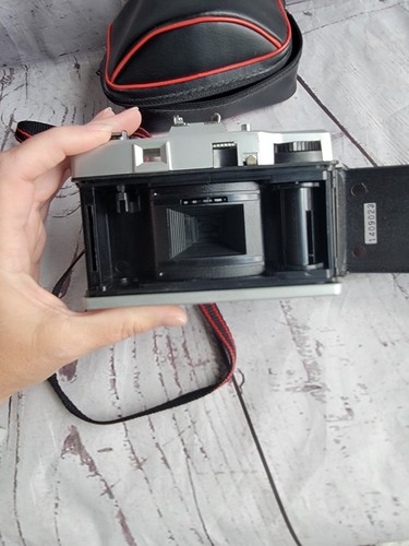 PHOTOFLEX MX-35 35mm POINT & SHOOT FILM CAMERA And Case Untested - Picture 7 of 8