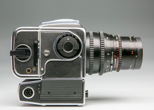 HASSELBLAD 500 EL/M + Zeiss SONNAR 150/4 C T* + Film Magazine A24 220 - Foto 1 di 10