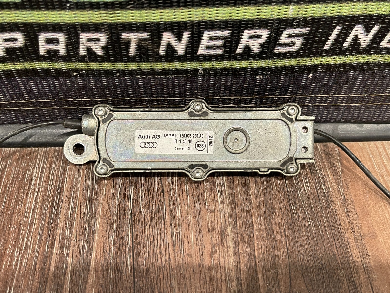 2012 AUDI R8 REAR ANTENNA AMP AMPLIFIER AM/FM NAVI OEM 420 035 225 AB