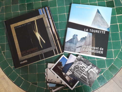 La Tourette-Le Corbusier-2 ouvrages dédicacés + 20 cartes postales. - Photo 1/1