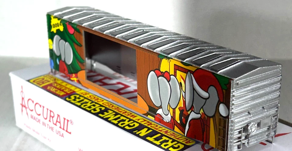 MICRO-TRAINS HO MICRO-MOUSE CHRISTMAS CAR 2024 5900-001 - Image 2 of 3